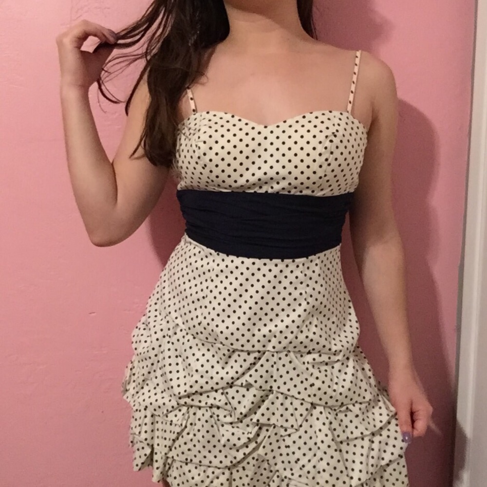 Sweetheart neckline polka dotted dress